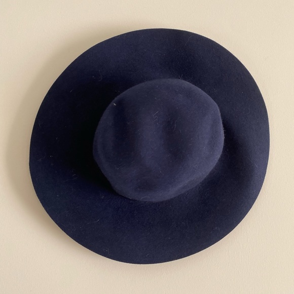 NWOT Navy Hat - Picture 2 of 3